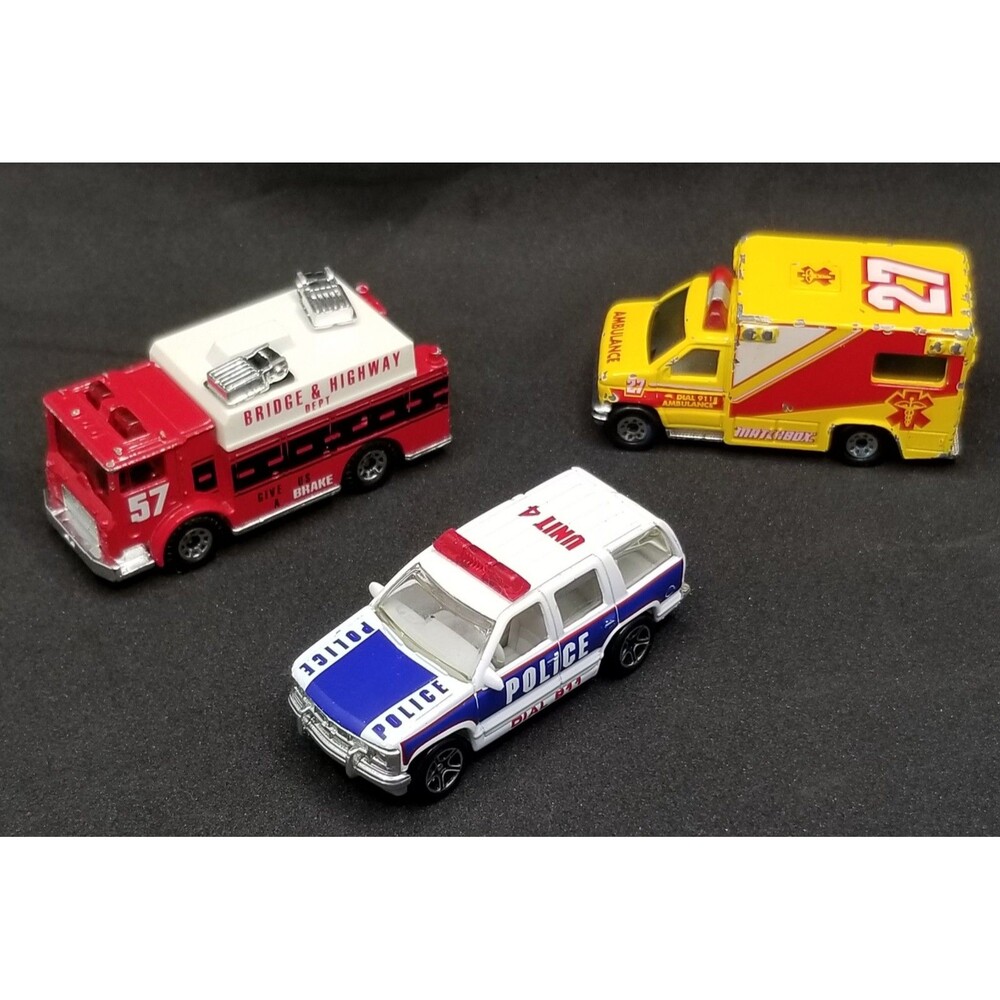 Lot of 3 Matchbox emergency services vehicles 90s